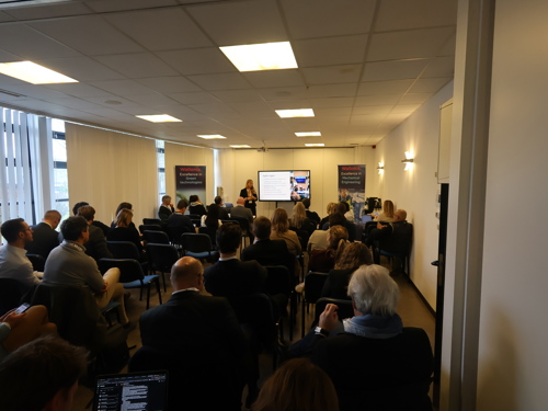 Cathrine presenterer arbeidet vårt i Digin